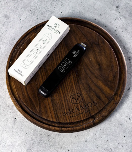  DeRamos Circle board and meat thermometer 